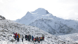 祝贺游美青少年登山队于10月8日成功登顶海拔8201米卓奥友峰